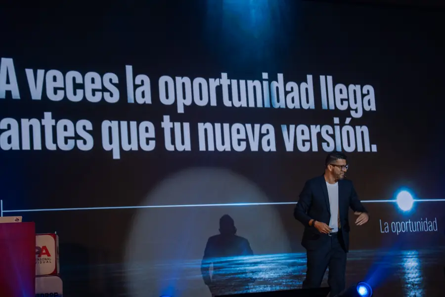 Juanjo Dongo en el keynote de apertura